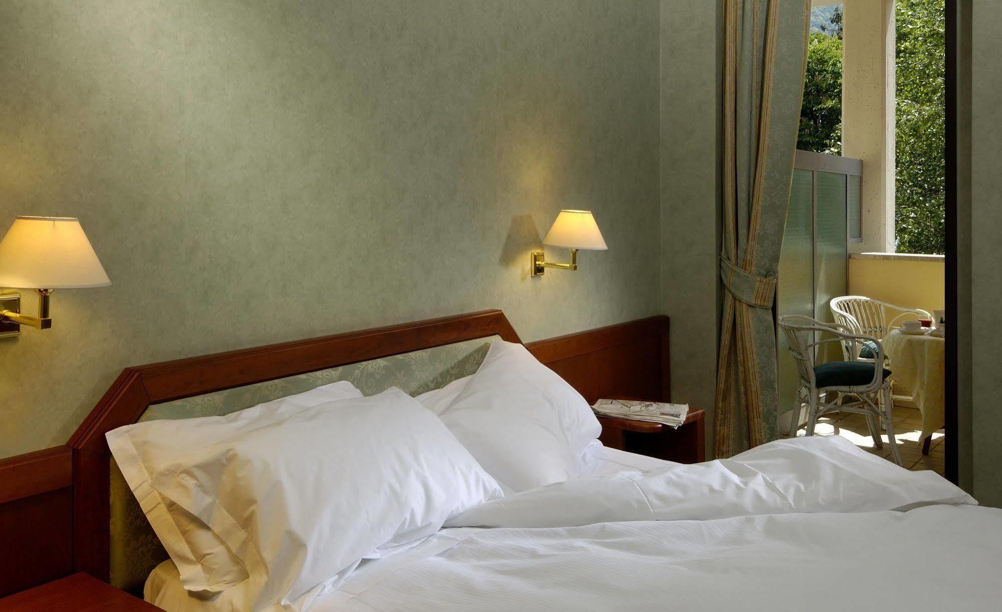 Rizzi Aquacharme Hotel & Spa Darfo Boario Terme Bagian luar foto