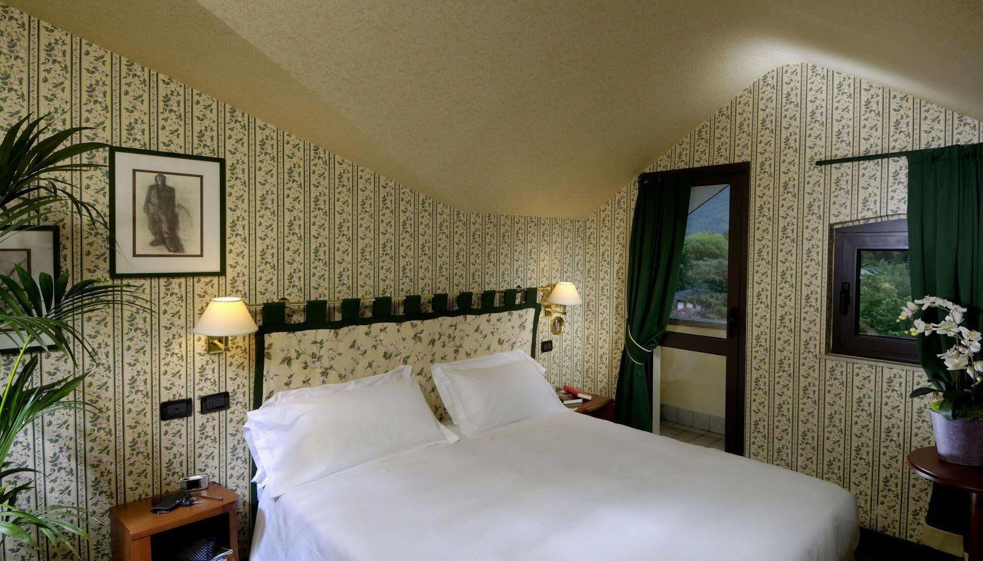 Rizzi Aquacharme Hotel & Spa Darfo Boario Terme Ruang foto