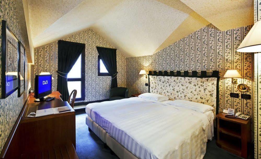Rizzi Aquacharme Hotel & Spa Darfo Boario Terme Bagian luar foto