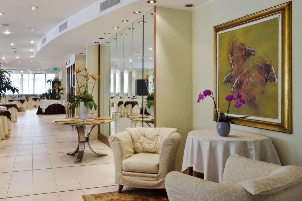 Rizzi Aquacharme Hotel & Spa Darfo Boario Terme Bagian luar foto